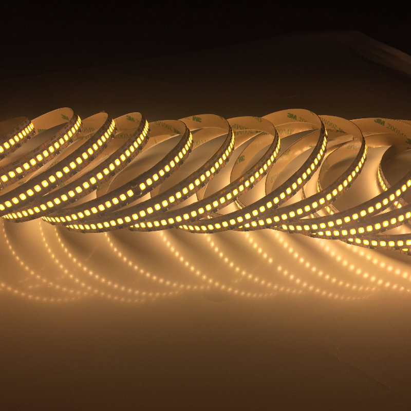 جودة عالية 240LED للمتر Smd 2835 أضواء LED مرنة عالية السطوع 12v LED