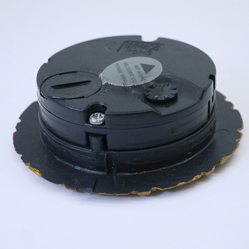 العتيقة زهرة البرقوق إبرة مقعد