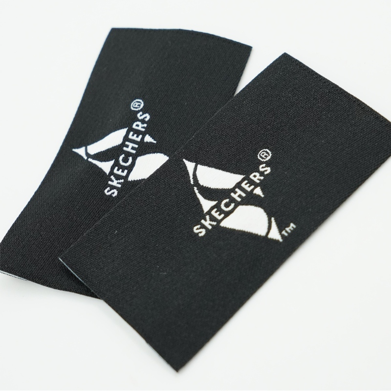 تصميمات الملابس بالجملة تصميمات الشعار المخصصة قميص قميص العلامات ملابس القطن العلامة التجارية ملصقات الملابس المنسوجة البيئة و...