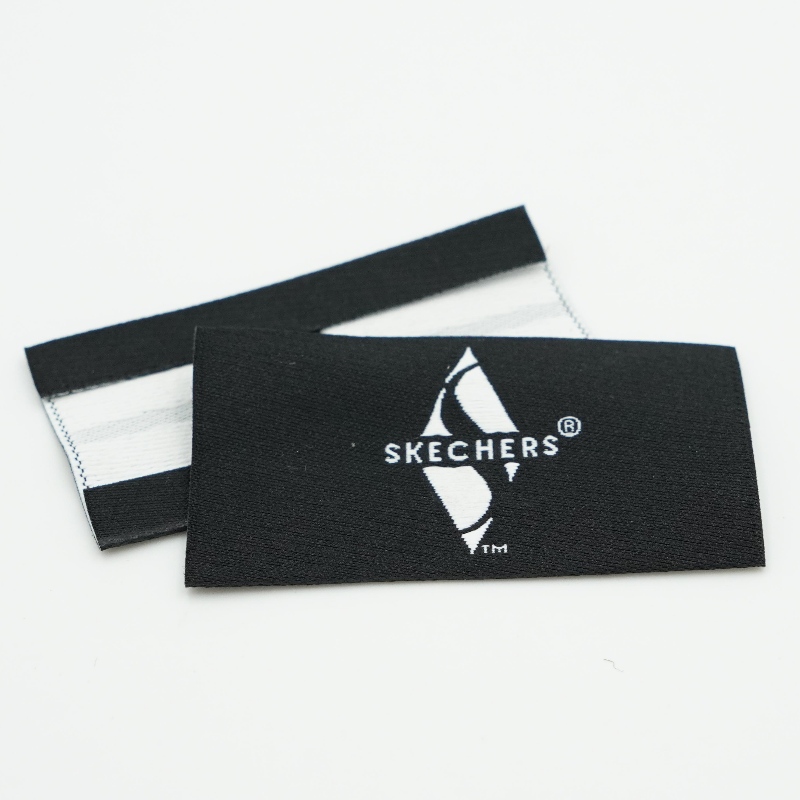 تصميمات الملابس بالجملة تصميمات الشعار المخصصة قميص قميص العلامات ملابس القطن العلامة التجارية ملصقات الملابس المنسوجة البيئة و...